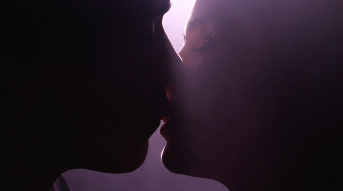 Kokoshca presenta "Cumpleaños Feliz" y "Amor Adolescente ft. Annie de Las Ligas Menores"