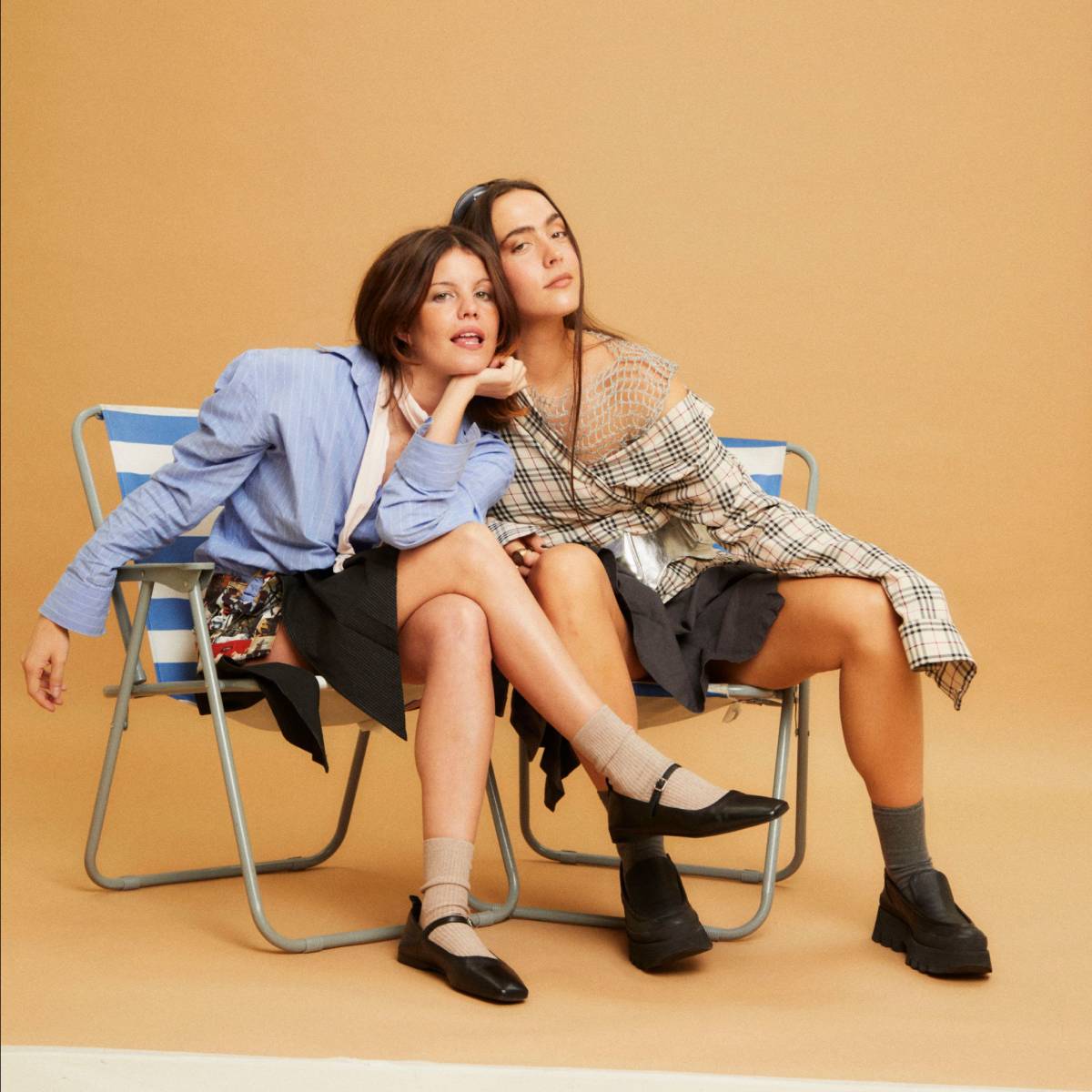 Hinds se ponen reflexivas y eléctricas en "Superstar"