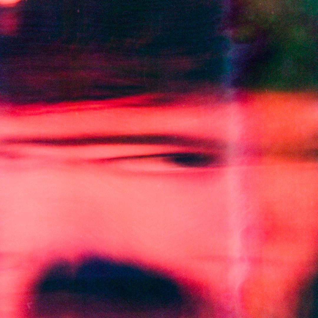 La Texana reflexiona sobre el paso del tiempo en su nuevo single "Marea"