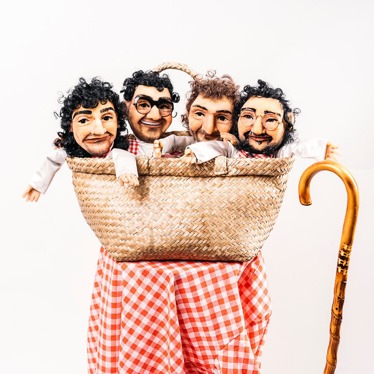 Los Estanques, lanza "Bienvenidos al circo" el primer adelanto de su esperado álbum
