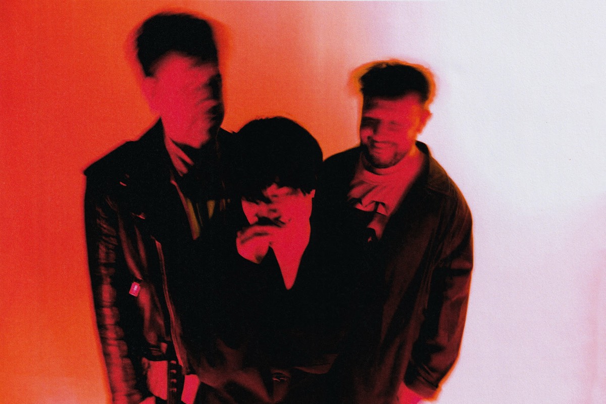 triangulo-de-amor-bizarro-sacrificio-promo